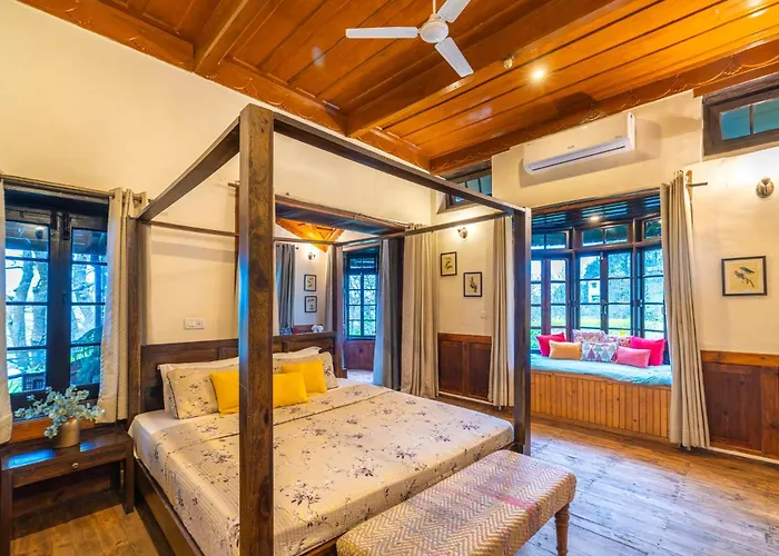Stayvista At Padam Hill 3Br Pet Friendly Villa With Lawn At Kasauli