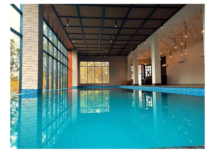 Jungle Lodge Resort & Spa